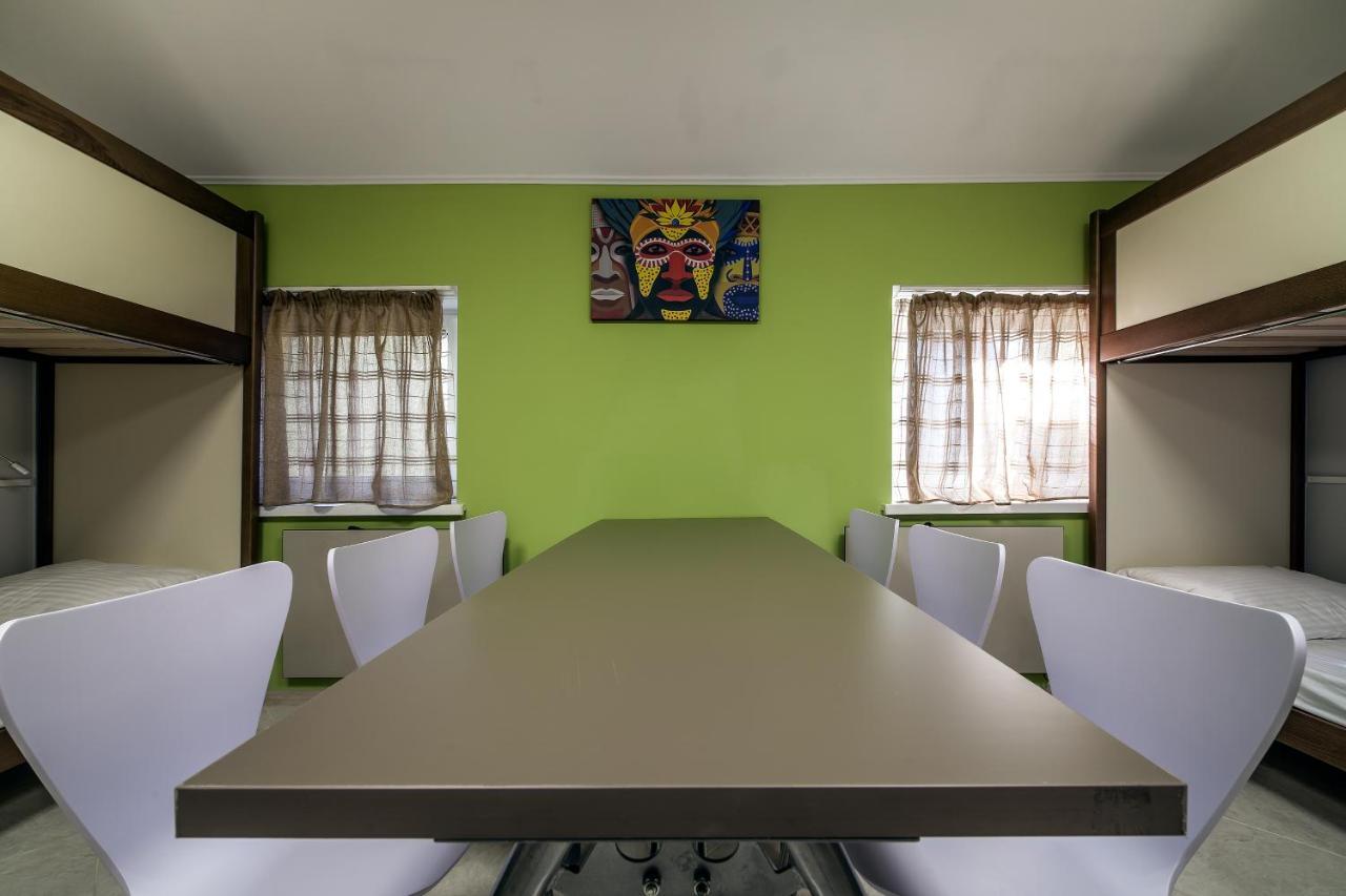 Ostriv Hostel Λβιβ Εξωτερικό φωτογραφία